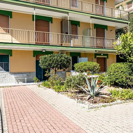 In The Garden By Interhome Apartament *